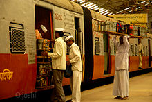 220px-Dabbawalasmumbai