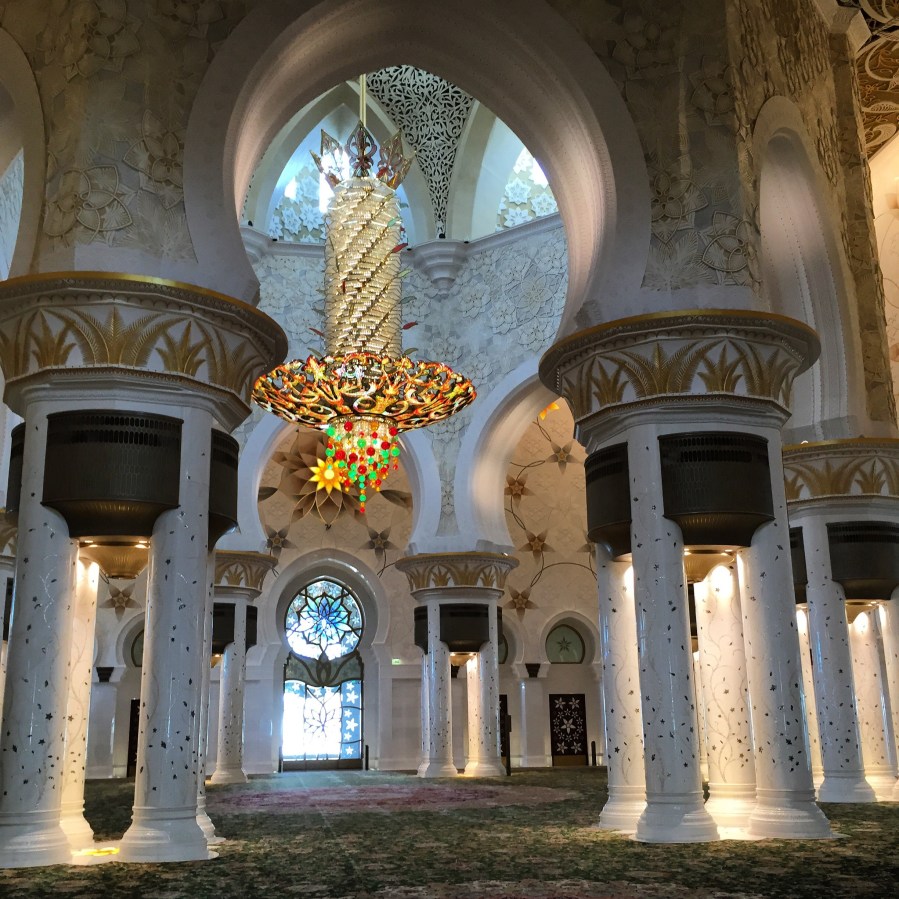 Beautiful Sheikh Zayed Mosque in Abu Dhabi, UAE