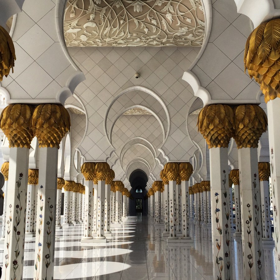 Beautiful Sheikh Zayed Mosque in Abu Dhabi, UAE