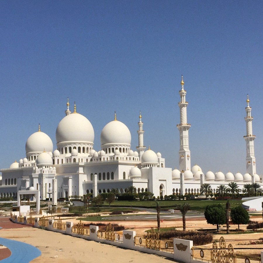 Beautiful Sheikh Zayed Mosque in Abu Dhabi, UAE