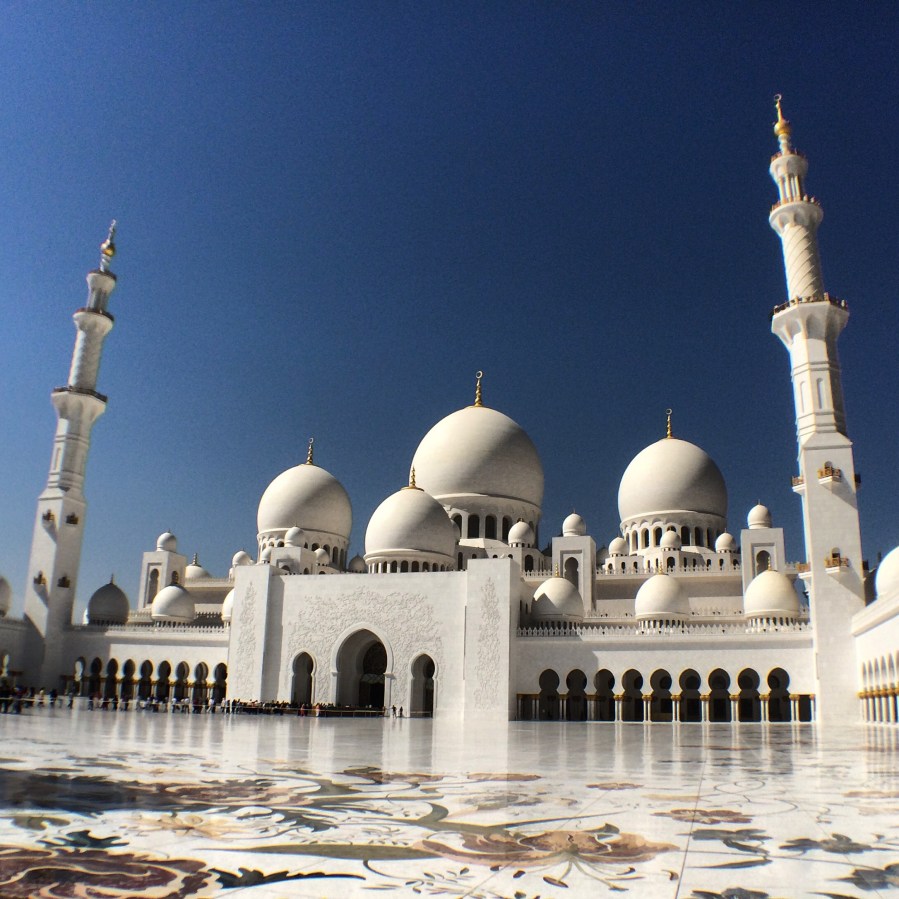 Beautiful Sheikh Zayed Mosque in Abu Dhabi, UAE